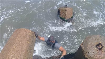 الضفادع البشرية تواصل البحث عن جثة طالب كفر الشيخ