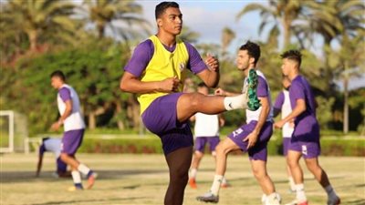 الزمالك يؤدي التدريبات الصباحية في برج العرب 