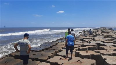 نور الدين يتابع أعمال البحث عن جثة الطالب الغريق بشواطئ كفر الشيخ