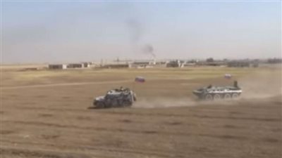 بالفيديو.. الجيش الروسي يفرض حصاراً على دورية عسكرية أمريكية