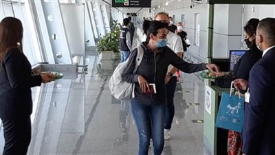 مطار الغردقة يشهد وصول رحلة طيران من بلجراد على متنها 180 سائحا