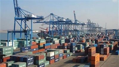ميناء دمياط يستقبل 10 سفن للبضائع العامة والحاويات