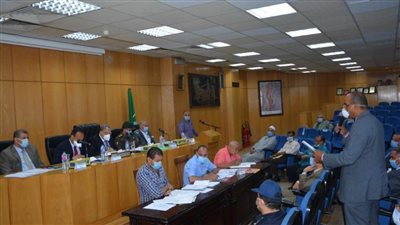  محافظ المنيا يحظر ذبح الأضاحي بالطرق والشوارع وخارج المجازر المعتمدة 