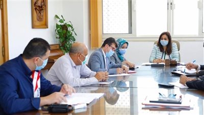 محافظ دمياط تناقش الملفات المتعلقة بشركات المنطقة الحرة العامة