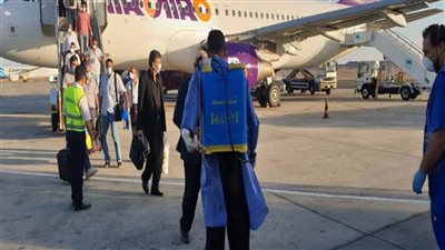 (الطيران المدني) الكويتية: 1060 عالقاً مصرياً يغادرون إلى 4 محافظات عبر 7 رحلات