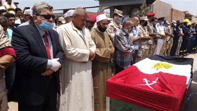 عاجل.. أهالي المنزلة يشيعون جثمان شهيد بئر العبد