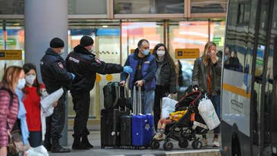 روسيا تشترط على الأجانب إجراء تحاليل كورونا قبل دخول أراضيها