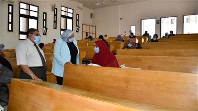 رئيس جامعة القناة تتابع أعمال امتحان العملي بكليات الجامعة