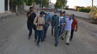 إحالة رئيس قرية أبوقرقاص البلد بالمنيا وفني التنظيم للتحقيق للتقصير والإهمال