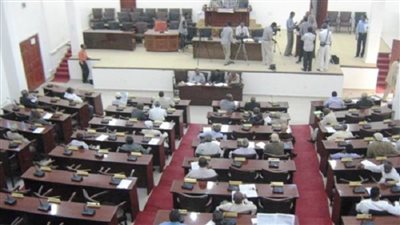 البرلمان الصومالي يقيل حكومة رئيس الوزراء حسن خيري