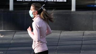 نصيحة طبية لمن يرتدون الكمامة أثناء ممارسة الرياضة