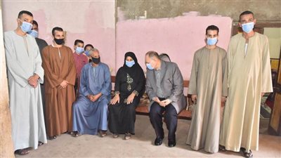 محافظ أسيوط يقدم واجب العزاء لأسرة الشهيد البطل 