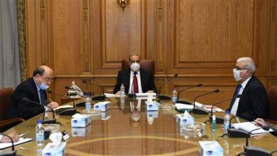 وزير الإنتاج الحربي: الوزارة الركيزة الأولى للتصنيع العسكرى  