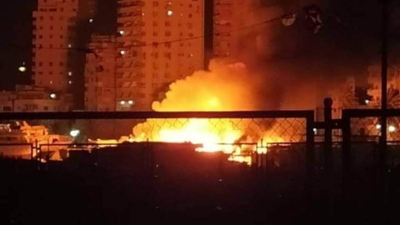 حريق بورش تصنيع المراكب