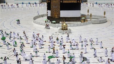 ضيوف الرحمن يؤدون المناسك بأول أيام التشريق