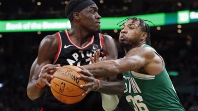 سيلتيكس يهزم بليزرز ويوجه لطمة قوية لآماله في الأدوار الإقصائية