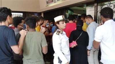 النساء قادمات.. شرطة نسائية تؤمن دور العرض