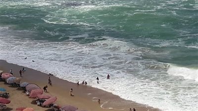 غرق شخصين وإنقاذ أربعة آخرين بشاطئ العجمي 