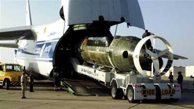 أكبر طائرة شحن عسكرية في العالم تصل ليبيا