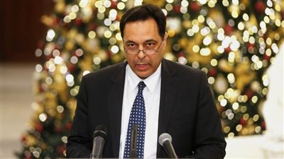 رئيس وزراء لبنان يكلف المؤسسات الأمنية والعسكرية بمكافحة السوق السوداء للمحروقات والدولار