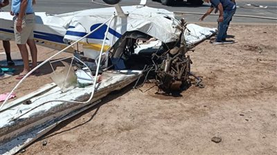 بالصور.. تفاصيل تحطم طائرة شراعية خاصة بالجونة ومصرع طياريها