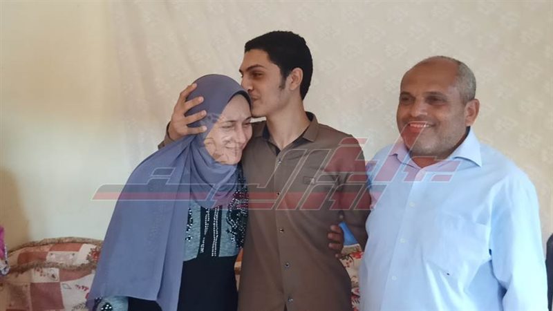 الأول على الثانوية