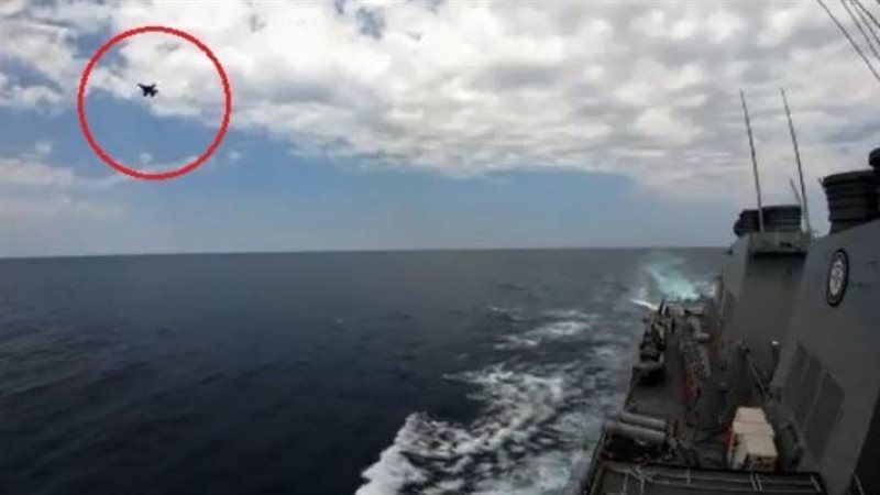 مقاتلات أمريكية تحمي