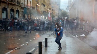 الأمن اللبناني يبسط سيطرته على محيط المجلس النيابي.. ويفرق المتظاهرين