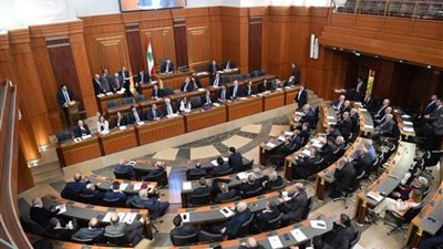 ارتفاع عدد النواب المستقيلين من البرلمان اللبناني إلى 9 أعضاء