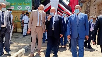 محافظ القاهرة يطمئن على لجان انتخابات الشيوخ
