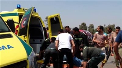 إصابة 15 عاملا فى انقلاب سيارة بالشرقية