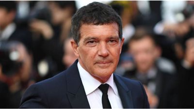 أنطونيو بانديراس يعلن إصابته بكورونا