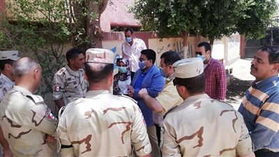 قوات الجيش والشرطة تنتشر أمام لجان الاقتراع ببني سويف
