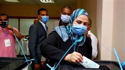 وزيرة التضامن الاجتماعي تدلي بصوتها في انتخابات مجلس الشيوخ