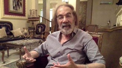 بلاغ يطالب بالتحقيق في واقعة شائعة وفاة الفنان محمود ياسين