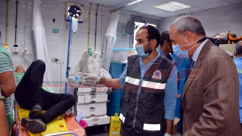 محافظ القليوبية أثناء