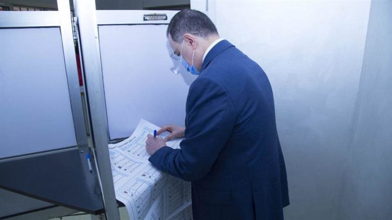 وزير الداخلية يدلي