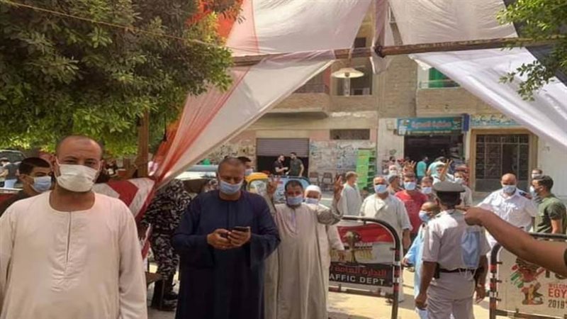 المواطنين أمام لجان