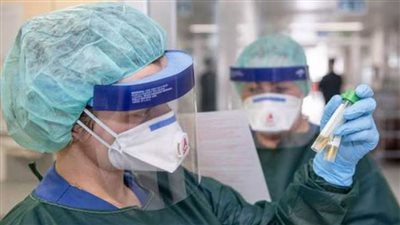 خبير أوبئة أمريكي: روسيا تخوض مخاطرة بالتسرع في اعتماد لقاح كورونا