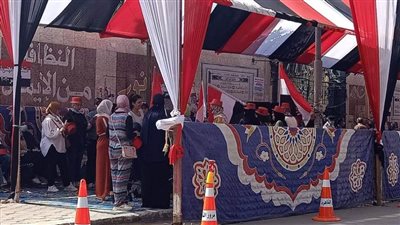 موجز الرابعة.. الرئيس السيسي يحيي الشباب المصري .. ومصر تنتخب أعضاء الشيوخ