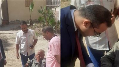 رئيس لجنة يساعد ذوي الاحتياجات الخاصة وكبار السن على الإدلاء بأصواتهم 