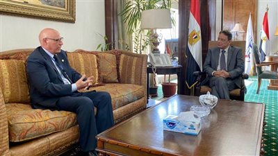 رئيس الأعلى للإعلام يستقبل رئيس بعثة جامعة الدول العربية