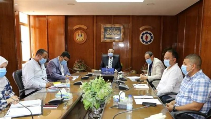 جانب من لقاء المحافظ