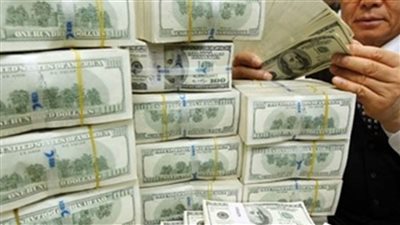 جمارك مطار القاهرة تحبط محاولة تهريب كمية من النقد الأجنبي