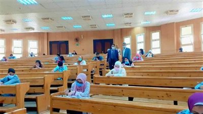 1069 طالبا وطالبة أدوا اختبارات القدرات بكليات جامعة بنى سويف