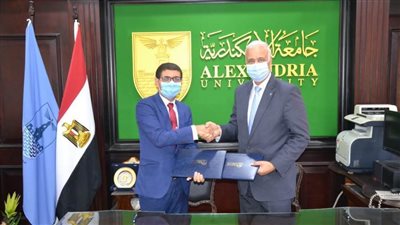 رئيس جامعة الإسكندرية يوقع بروتوكول تعاون للتعليم التنفيذى والاحترافى