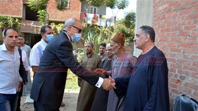 محافظ القليوبية يقدم واجب العزاء فى شهيدي الواجب بسيناء