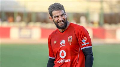 مصدر بالأهلي: شريف إكرامي لن يتولى منصبًا في النادي بسبب رمضان صبحي