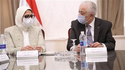 عاجل| وزيرا الصحة والتعليم يبحثان خطة التأمين الطبي لطلاب المدارس