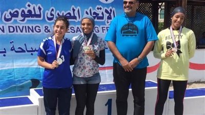 سباحو سموحه يحصدون ذهبيات جمهورية الزعانف